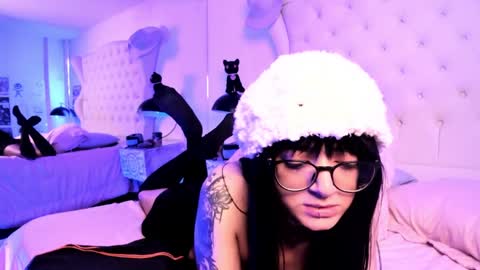 MIss Daniels online show from 12/03/24, 03:33