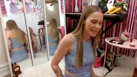 Snapshot of annadelrae444 chatting on 09/15/25, 06:19 annadelrae444 online show from 09/15/25, 06:19