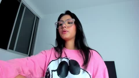 annafoox_ online show from 02/05/25, 07:39