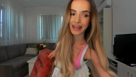 Snapshot of annaise_ chatting on 05/12/26, 06:43 annaise online show from 05/12/26, 06:43