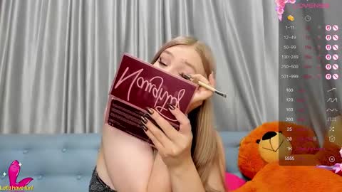 Snapshot of annakohot chatting on 09/19/25, 02:02 annakohot online show from 09/19/25, 02:02