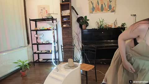 Annie   follow my onlyfans - 50 off  online show from 03/25/26, 06:36