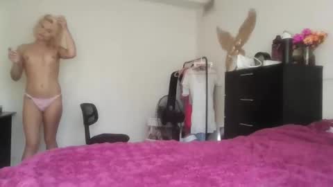 AnnaMarrie online show from 11/15/25, 07:32