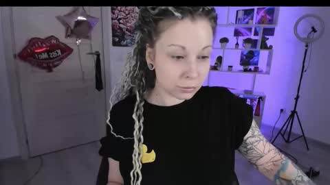 Snapshot of annanebula chatting on 10/18/25, 07:14 Anna online show from 10/18/25, 07:14