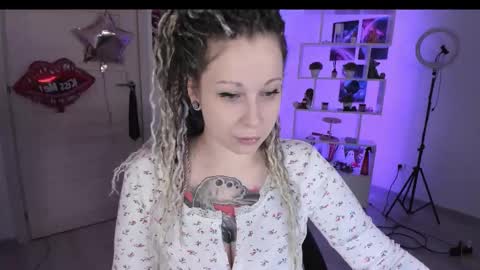 Snapshot of annanebula chatting on 10/22/25, 02:34 Anna online show from 10/22/25, 02:34