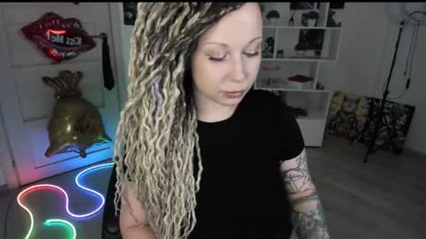 Snapshot of annanebula chatting on 05/26/26, 06:59 Anna online show from 05/26/26, 06:59