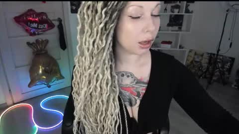 Snapshot of annanebula chatting on 05/31/26, 02:02 Anna online show from 05/31/26, 02:02