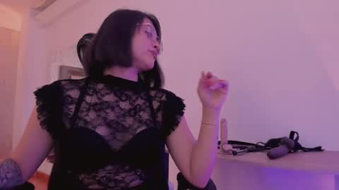 Annara Lein online show from 10/24/25, 03:47