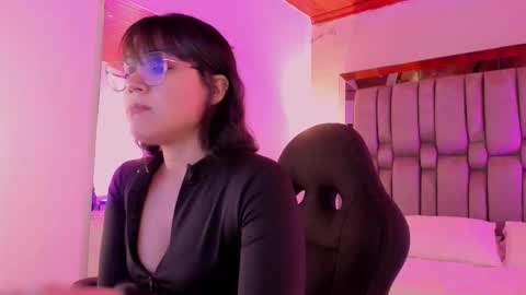 Annara Lein online show from 12/04/25, 01:04