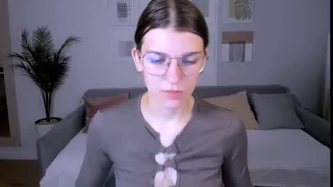 Snapshot of annathorne chatting on 05/16/26, 04:31 Im Anna online show from 05/16/26, 04:31