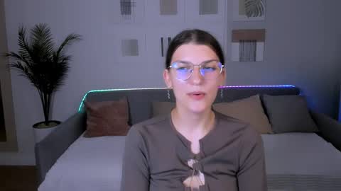 Snapshot of annathorne chatting on 05/16/26, 10:36 Im Anna online show from 05/16/26, 10:36