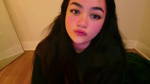 Snapshot of annatigarr chatting on 05/20/26, 02:51 meow online show from 05/20/26, 02:51