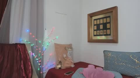 Snapshot of annavalente_ chatting on 12/10/24, 12:16 anna online show from 12/10/24, 12:16
