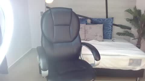 Snapshot of anne_blake chatting on 06/23/26, 02:53 anne_blake online show from 06/23/26, 02:53