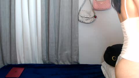 Snapshot of anne_chanelx chatting on 07/17/26, 09:27 anne_chanelx online show from 07/17/26, 09:27