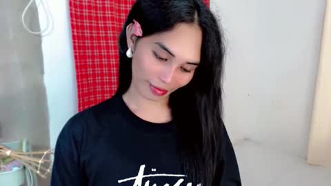 SWEET ANNE online show from 11/18/25, 09:41