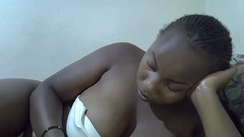 Snapshot of anne_marriee chatting on 02/18/26, 08:05 Anne marrie online show from 02/18/26, 08:05