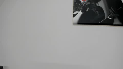 Snapshot of annemonalo chatting on 12/20/24, 03:42 annemona online show from 12/20/24, 03:42