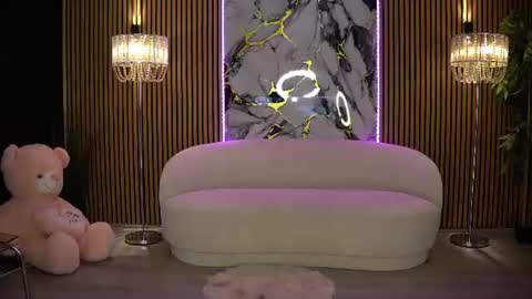 Ana online show from 07/20/26, 10:39