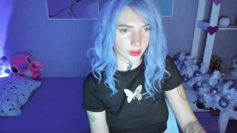 Snapshot of annetenet chatting on 12/18/24, 08:20 Annet online show from 12/18/24, 08:20