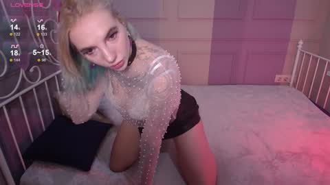 Snapshot of annetenet chatting on 02/01/25, 10:05 Annet online show from 02/01/25, 10:05