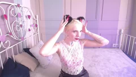 Snapshot of annetenet chatting on 02/09/25, 10:20 Annet online show from 02/09/25, 10:20