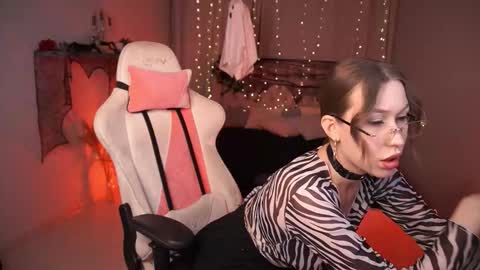  Anna  online show from 10/21/25, 06:25