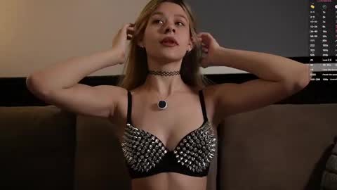 Anne online show from 04/19/26, 07:49