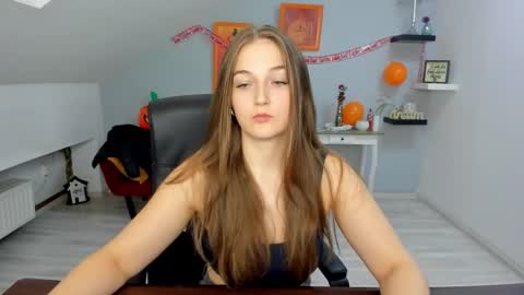 annewilsonn online show from 10/29/25, 11:45