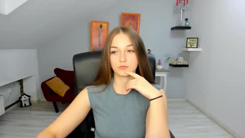 annewilsonn online show from 11/24/25, 12:05