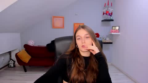 annewilsonn online show from 02/16/26, 12:23