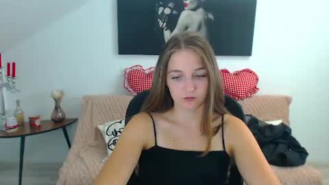 Snapshot of annewilsonn chatting on 07/24/26, 06:44 annewilsonn online show from 07/24/26, 06:44