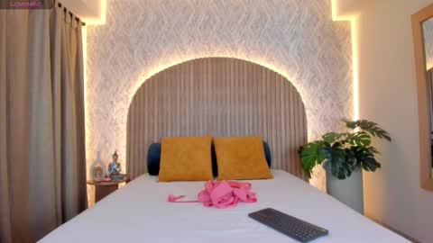 Annhya  online show from 12/16/25, 01:21