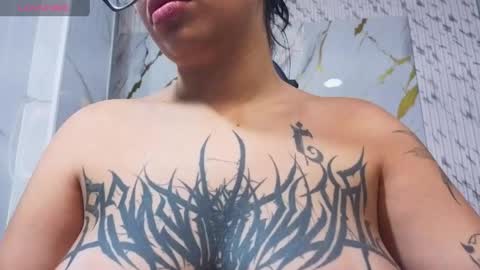 Snapshot of anni_acker_b chatting on 04/28/26, 12:43 Anni acker b online show from 04/28/26, 12:43