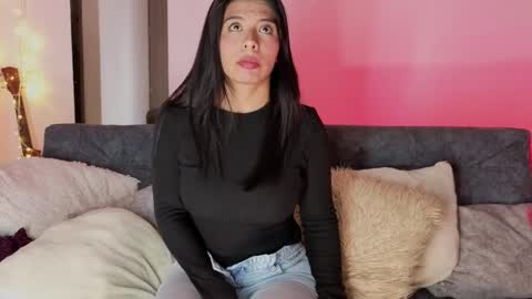 Snapshot of annibigass4daddy chatting on 01/15/26, 02:27 Creamy online show from 01/15/26, 02:27