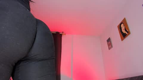 Snapshot of annibigass4daddy chatting on 02/03/26, 02:53 Creamy online show from 02/03/26, 02:53