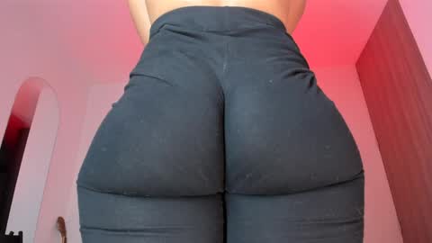 Snapshot of annibigass4daddy chatting on 05/27/26, 12:51 Creamy online show from 05/27/26, 12:51