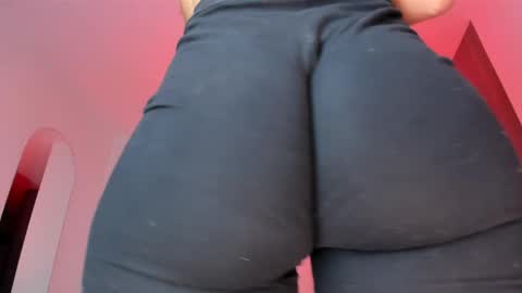Snapshot of annibigass4daddy chatting on 05/27/26, 01:57 Creamy online show from 05/27/26, 01:57