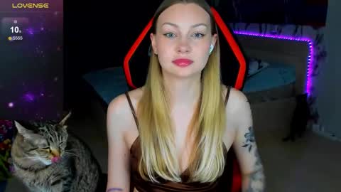 Annie online show from 03/17/26, 02:05