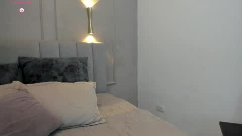 annie_20_ online show from 01/07/26, 12:07