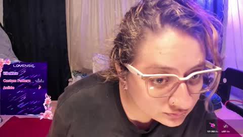 Snapshot of annie_bigboobs_ chatting on 09/17/25, 02:57 Ana Bolena independent model online show from 09/17/25, 02:57