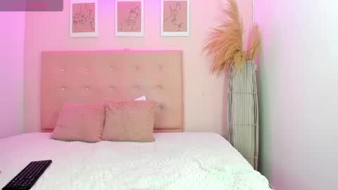 annie_dolce_ online show from 06/03/26, 12:19