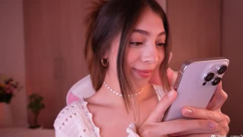 Snapshot of annie_evans24 chatting on 03/05/25, 11:05 Annie Evans online show from 03/05/25, 11:05