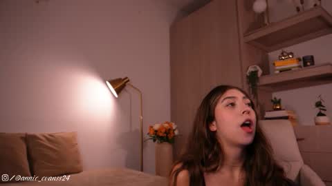 Annie Evans online show from 03/11/26, 11:00