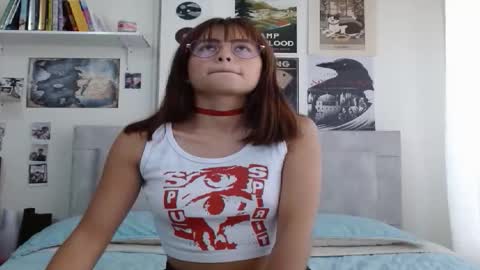 Snapshot of annie_jacke chatting on 09/23/25, 12:19 Annie and Jacke online show from 09/23/25, 12:19