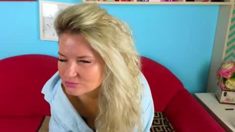 Annie online show from 12/16/25, 05:34