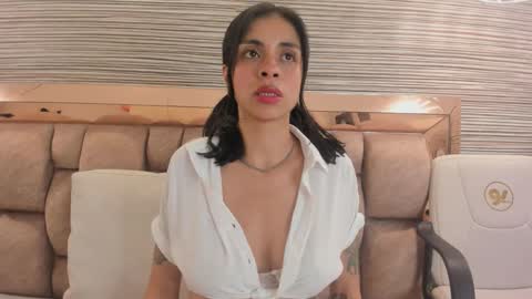 Snapshot of annie_shine_ chatting on 02/20/26, 11:54 ANNIE online show from 02/20/26, 11:54