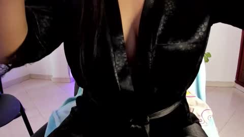 Annie online show from 11/10/25, 03:33