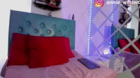 Snapshot of annie_winter1 chatting on 01/02/25, 09:28 Annie online show from 01/02/25, 09:28