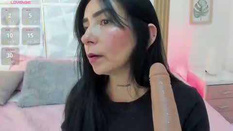Snapshot of anniee_333 chatting on 07/14/26, 02:34 online show from 07/14/26, 02:34